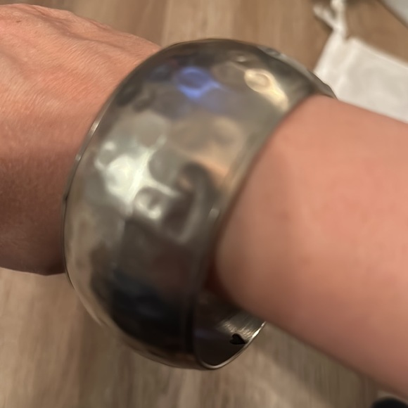 Stealing silver Theory bracelet - Picture 2 of 2